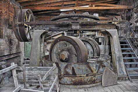 Manufaktur-Backstube mit Steinmühle und Röstofen