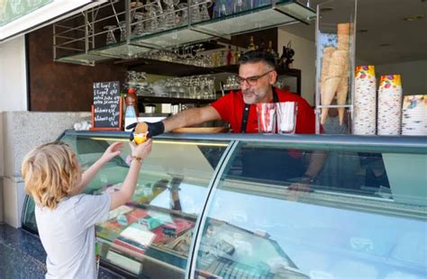 Maraş-Dondurma Verkäufer mit elastischem Eis