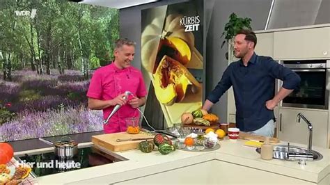 Marcel Seeger beim Tortenbacken