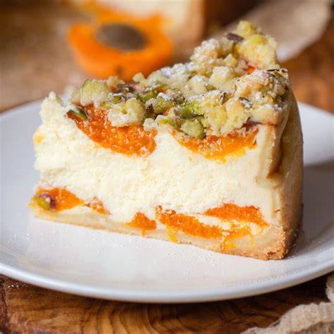 Marillenkuchen mit Vanillepudding und Streusel