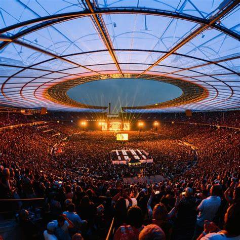 Mario Barth bei einem Live-Auftritt im Olympiastadion Berlin