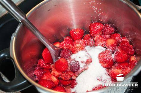 Marmelade im Topf flüssig gemacht