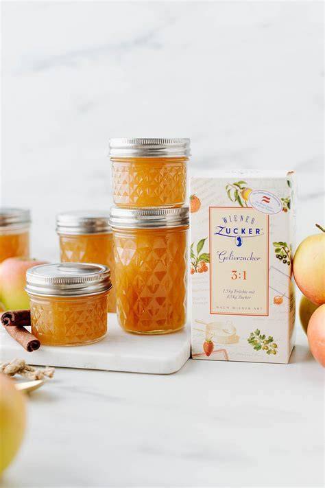 Marmelade in sterilen Gläsern