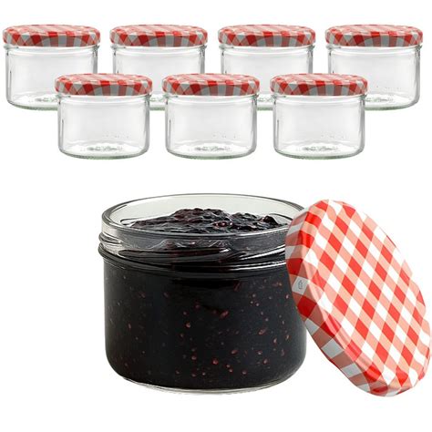 Marmeladenglas mit Nachtschattenbeeren