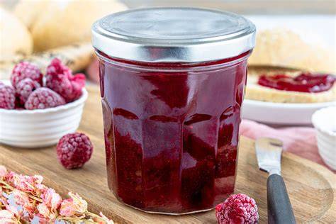 Marmeladenzubereitung mit gefrorenen Wildbeeren