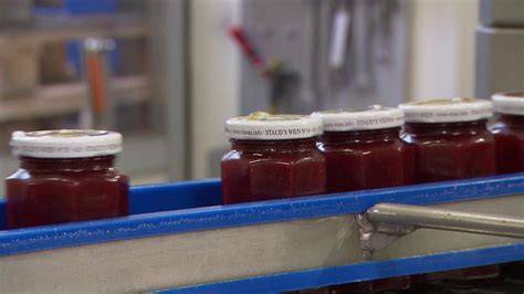 Marmeladeproduktion und Tubenabfüllung