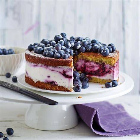 Marmorierte Quark-Sahne-Blaubeer-Creme
