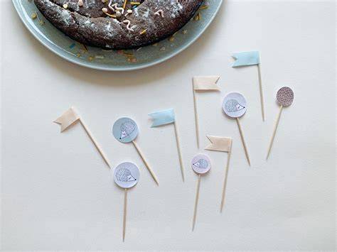 Marmorierung mit Zahnstocher auf Kuchen