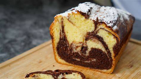 Marmorkuchen in Kastenform mit Marmorierung