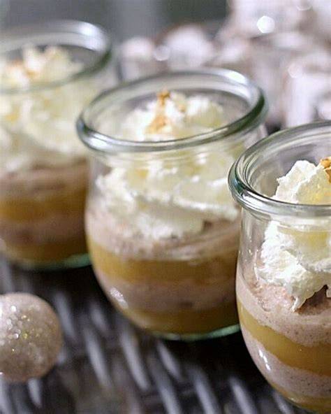 Maronencreme in Gläsern mit Sahnetuff