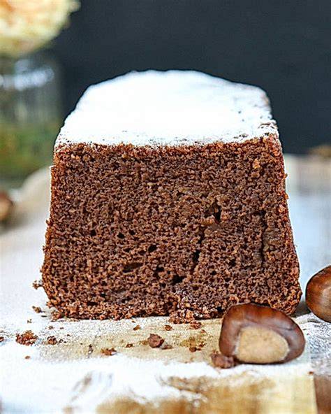 Maronenkuchen mit Schokoladendeko