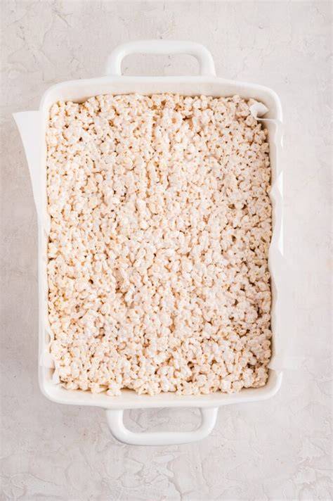 Marshmallow Rice Krispie Riegel auf Backblech