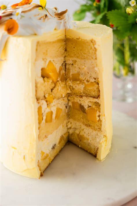 Marula Torte mit Schablone dekoriert