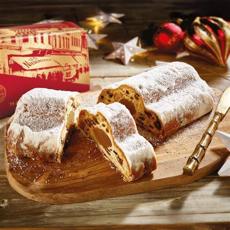 Marzipan Stollen als Symbol für Lübecker Handwerkskunst