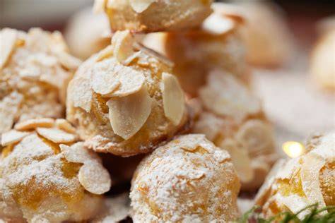 Marzipan kugeln mit eingedrückten Rillen
