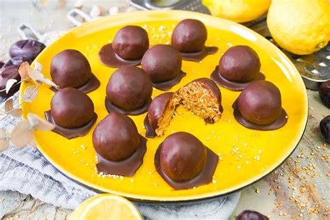 Marzipan-Energiebällchen mit Zitrone