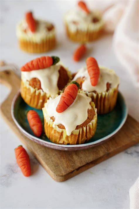 Marzipan-Möhren auf Muffins