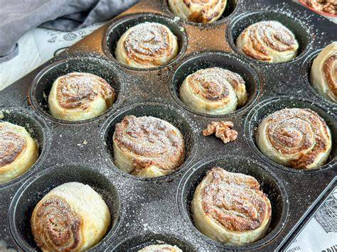 Marzipan-Walnuss-Schnecken im Muffinblech