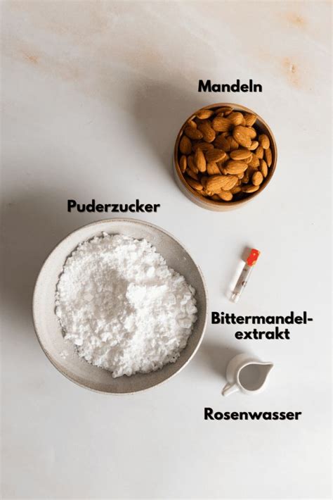 Marzipan-Zutaten: Mandeln, Zucker, Rosenwasser; Qualitätsstufen und Rohmassenverhältnis
