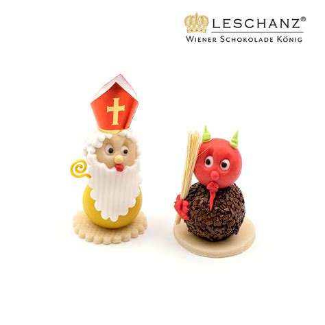 Marzipanfiguren und Holstentor-Miniaturen aus Schokolade