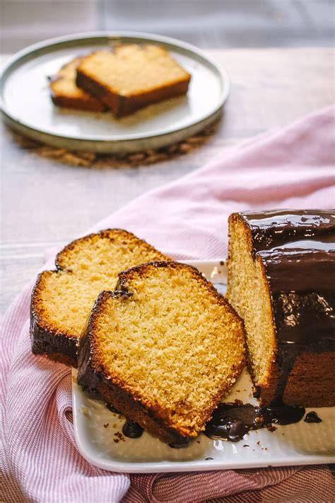 Marzipankuchen Kastenform mit Schokoguss