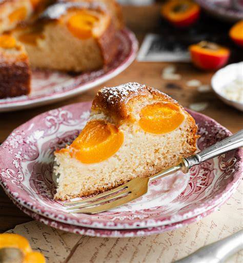 Marzipankuchen mit Aprikosen auf Springform