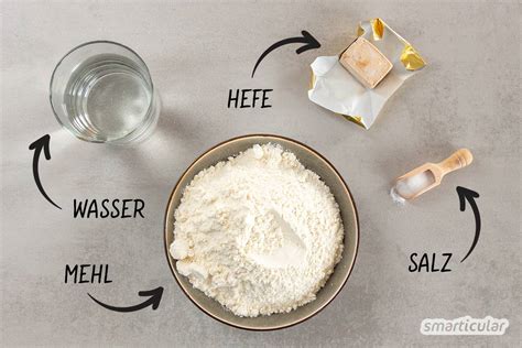 Marzipanrohmasse und Zutaten für Teig