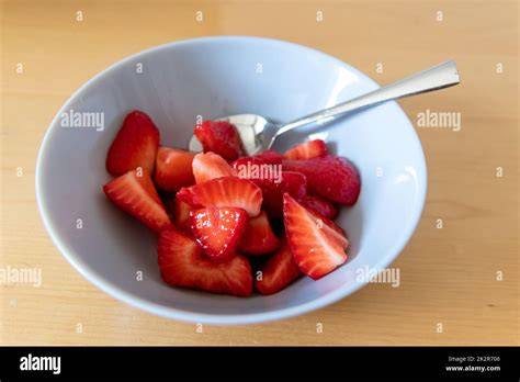 Mascarpone-Crème in einer Schüssel, bereit zum Schichten