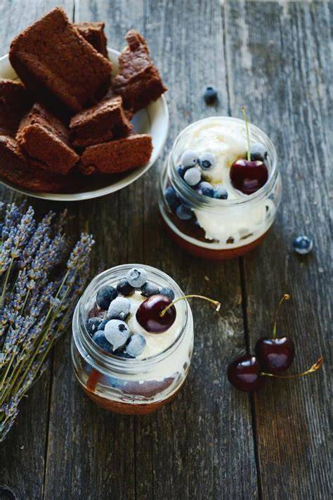 Mascarpone-Eis mit Schokokuchen