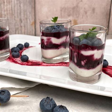 Mascarpone-Joghurt-Heidelbeer-Dessert