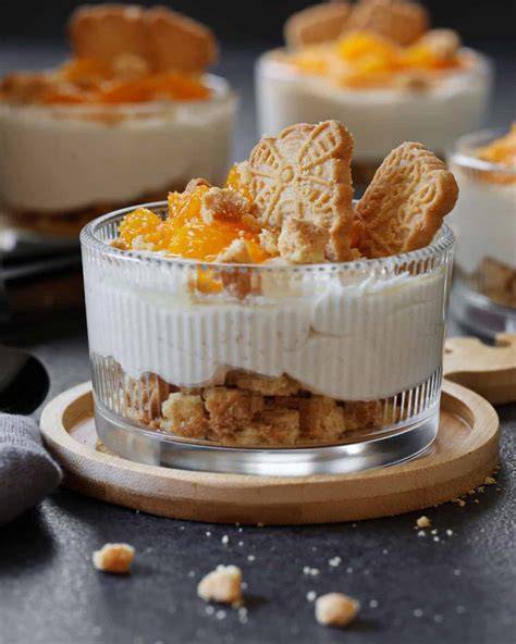 Mascarpone-Joghurt-Spekulatius-Dessert mit Mandarinen und Spekulatius
