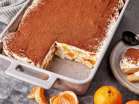 Mascarpone-Lebkuchen-Dessert in Auflaufform mit Mandarinen