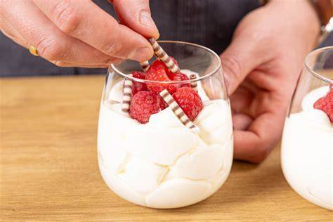 Mascarpone-Quark-Dessert mit Schoko-Knusper