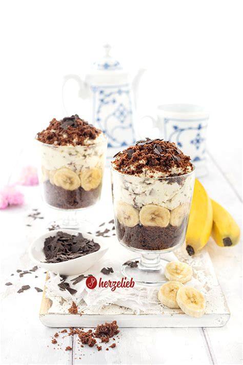 Mascarpone-Sahne-Creme geschichtet im Glas