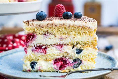 Mascarpone-Torte mit frischen Beeren und Power-Drip