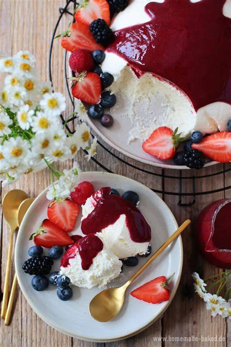 Mascarpone-Tortenfüllung mit Beerensauce