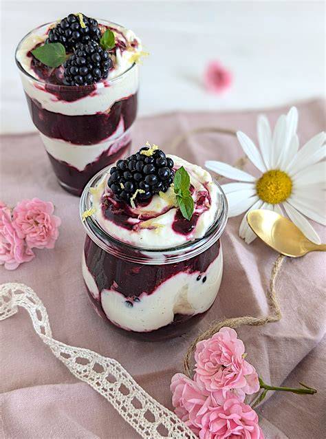 Mascarpone_Creme_mit_Brombeeren