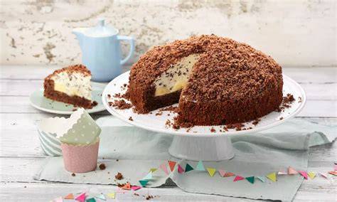 Maulwurfkuchen Dekoideen: Marzipanfigur, Blüten, Kinderdeko