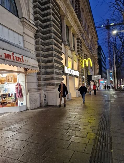 McDonald's Restaurant in Wien mit historischem Flair