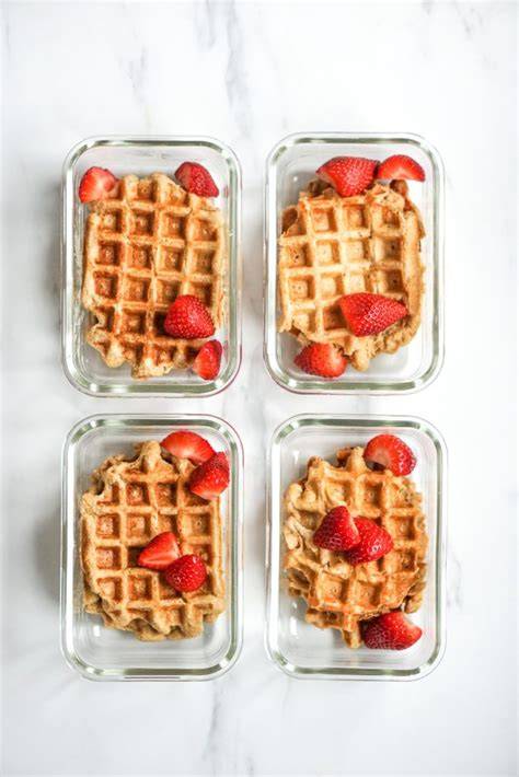 Meal-Prep mit Waffeln: Portionierten Waffeln in Glasboxen