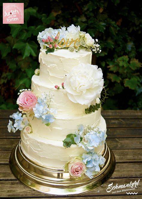 Meisterkonditorei Judith und die Torten - Hochzeitstorte mit dekorativen Verzierungen