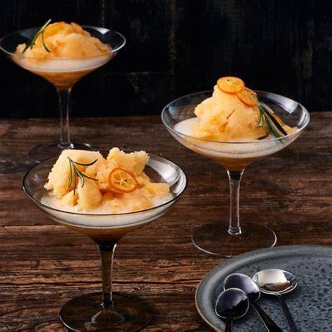 Melonen-Sorbet im Glas