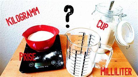 Messbecher und Küchenwaage in der Küche