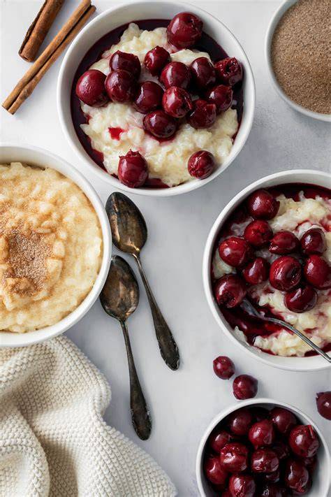 Milchreis im Dessertschüsselchen, bereit zum Kühlen oder Servieren