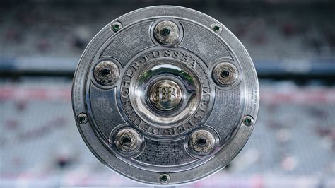 Milka-Logo mit Bundesliga-Meisterschale