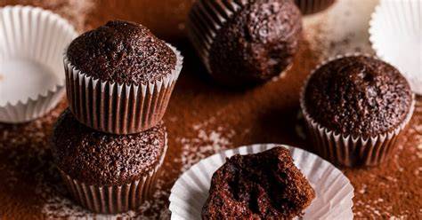 Mini Schoko Muffins in bunten Backförmchen