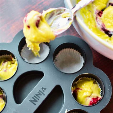 Mini-Kuchen im Airfryer in Silikonformen