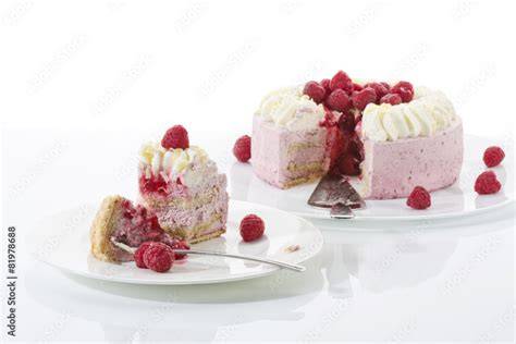 Mini-Torte auf Teller, Schnittansicht