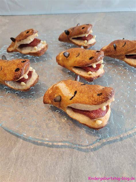 Mini-Waffel-Bar: Verschiedene Toppings und Snacks für Kindergeburtstage