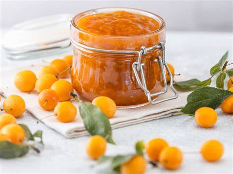 Mirabellen Johannisbeeren Marmelade stilvoll serviert